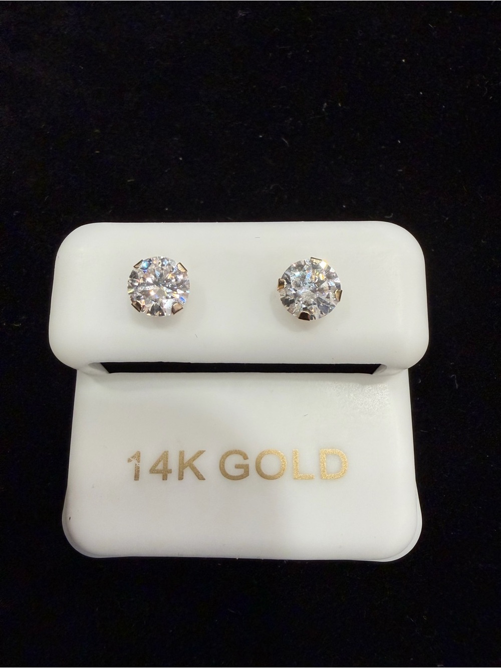 $900 Retail 1.5 Carat Moissanite Stud Earrings in 14k Gold